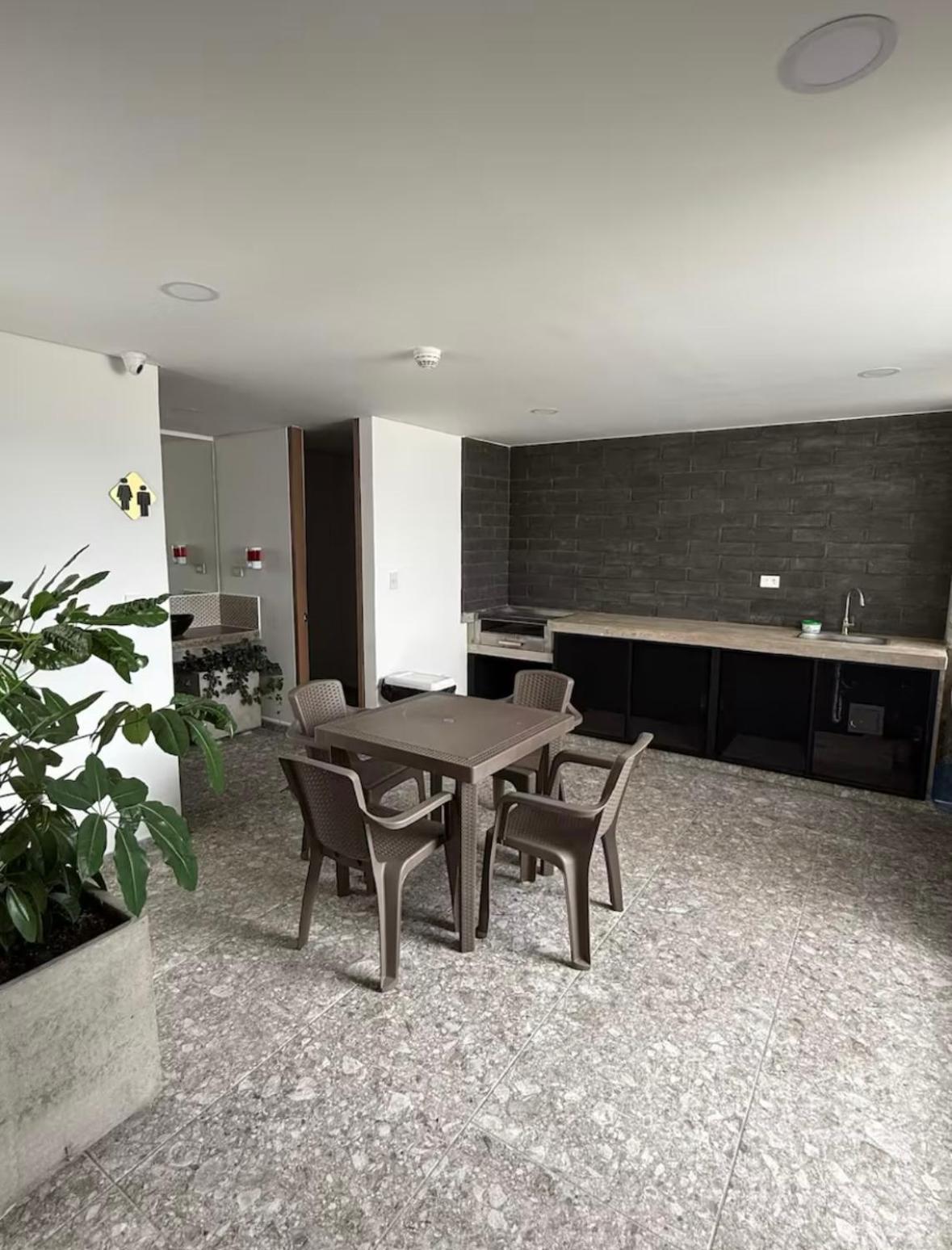 Apartment Zona Rosa 311-532-4072 Escribir Aqui Confirmar Armenia (Quindio)