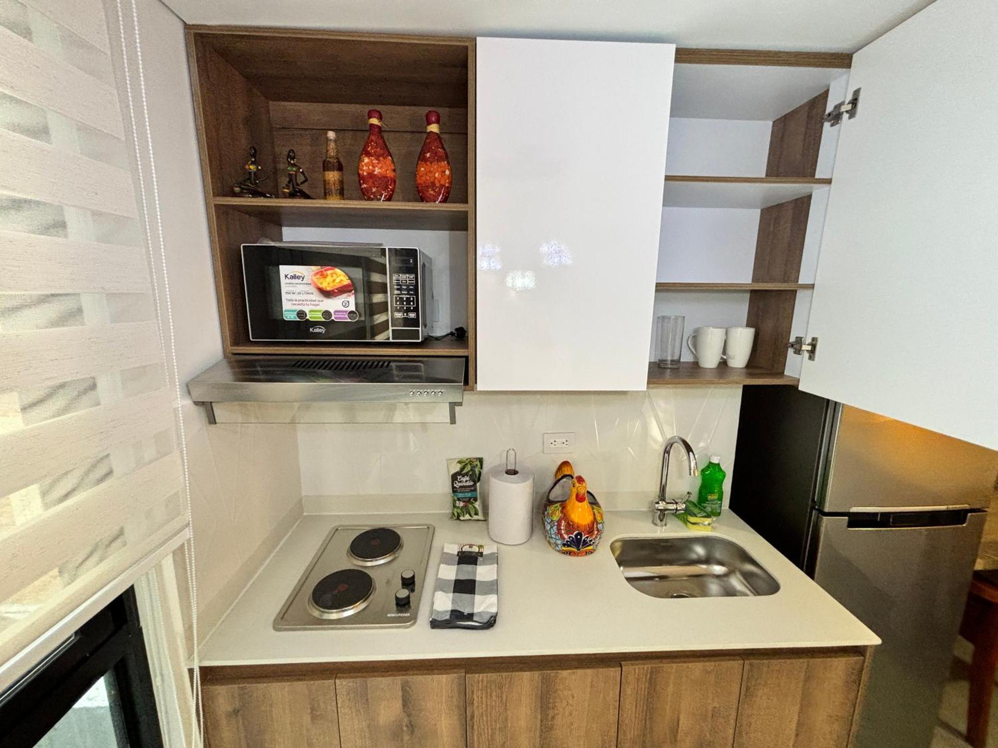 Zona Rosa 311-532-4072 Escribir Aqui Confirmar Apartment *